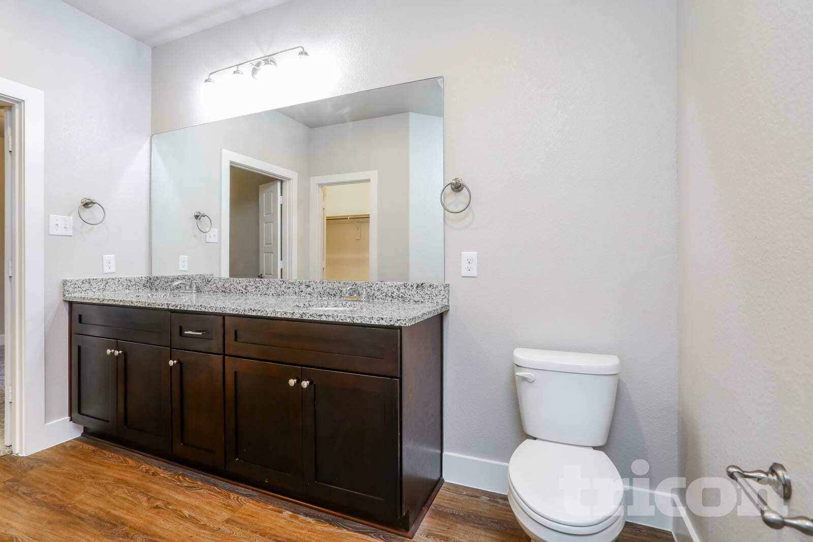 Building Photo - 10321 Ft Ewell Trl