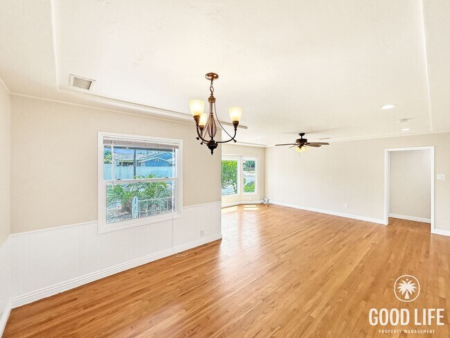 Building Photo - Charming 3BD/2BA w/ A/C, Attached Garage, and Large Yard in La Mesa!