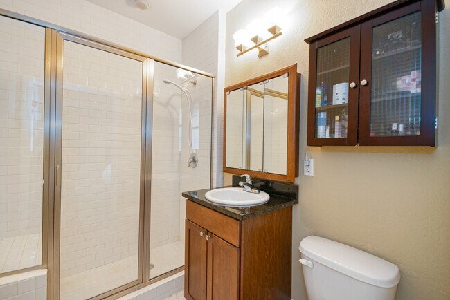 Building Photo - 415 Saint Francis St