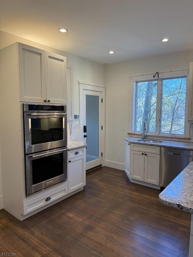 Building Photo - 33 Montclair Ave