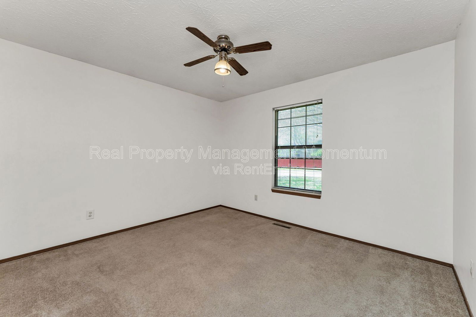 Building Photo - 2240 S Kansas Ave