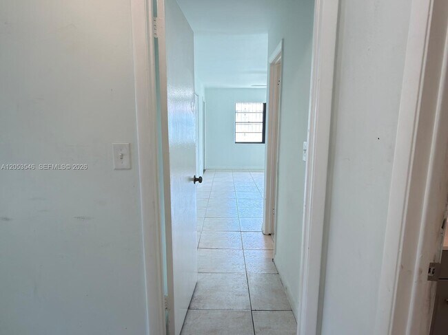 Building Photo - 6822 SW 130th Ave
