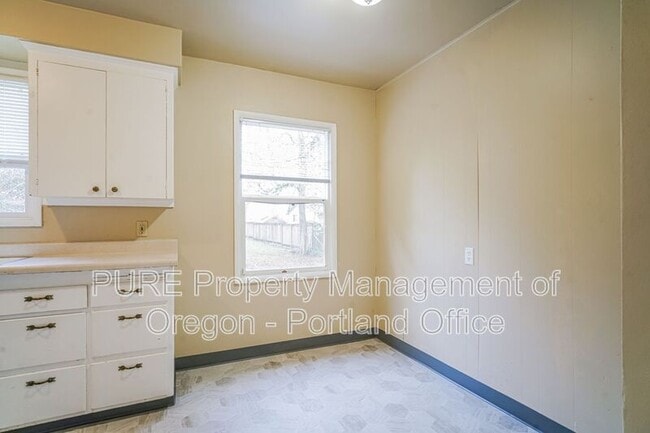 Building Photo - 4007 SW Comus St