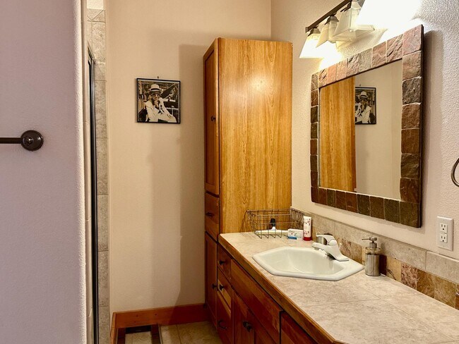 Building Photo - 33 Timberline Dr