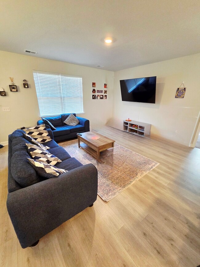 Building Photo - 2066 Ainsley Dr