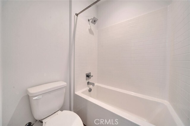 Building Photo - 120 Schick