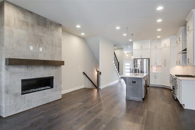 Building Photo - 4308 Parkside Pl