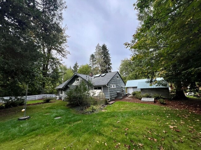 Building Photo - Updated 1920 Farmhouse - Many Special Feat...