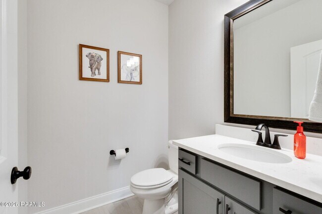 Building Photo - 106 Virtuous St