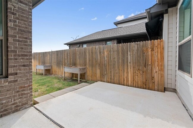 Building Photo - 2500 Forest Creek Dr