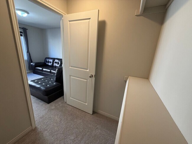 Building Photo - 13776 Grandeur Ave