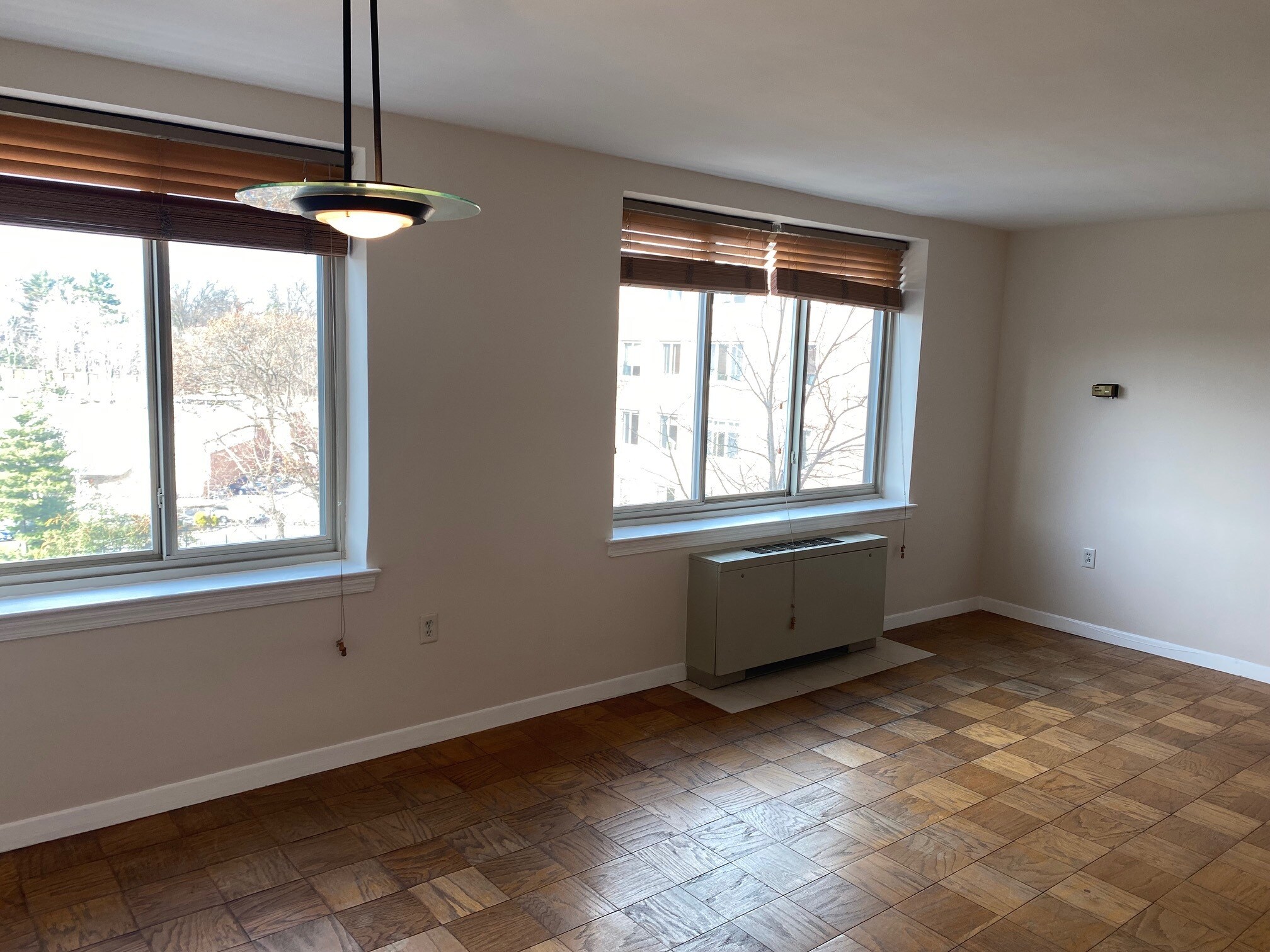 Living Room - 3000 Spout Run Pkwy