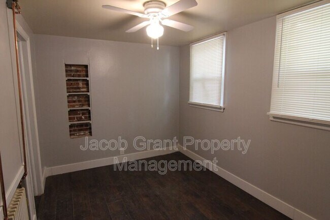 Building Photo - 605 S 7th Ave