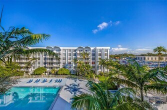 Building Photo - 492 NW 165th St