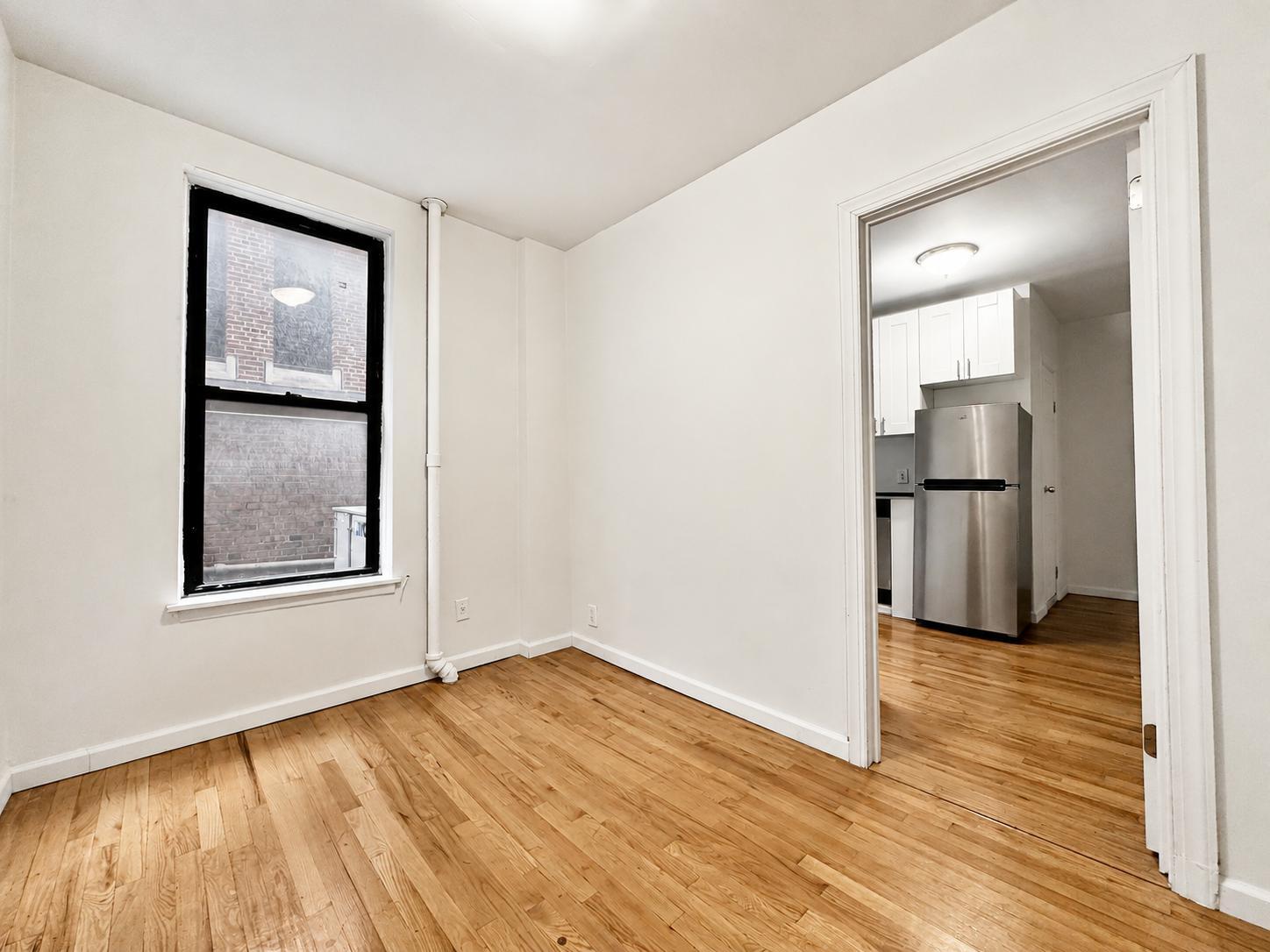 Building Photo - 401 E 68th St