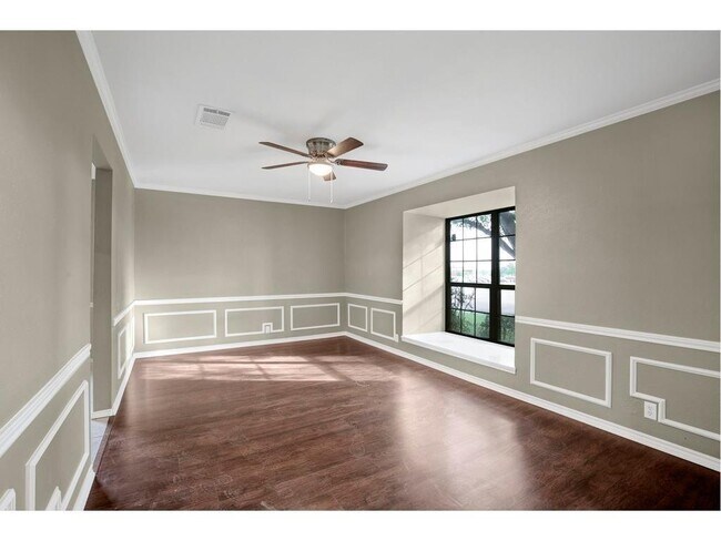 Building Photo - 100 Hacienda Dr