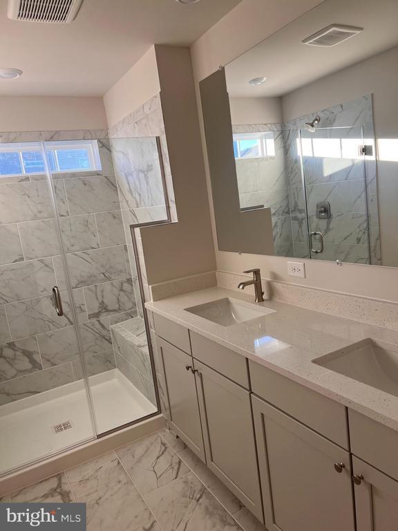 Building Photo - 7551 Dundee Rd