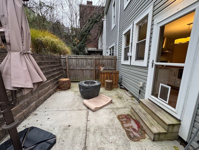 Building Photo - Beautifully Renovated 3BR Row Home in Deutschtown – Spacious, Modern & Incredible Location