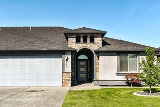Building Photo - Single-Story Home in Horn Rapids Golfing Community