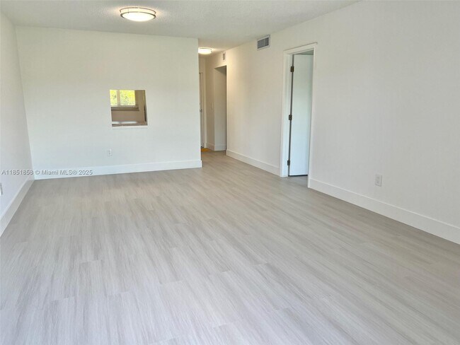Primary Photo - 7860 Camino Real