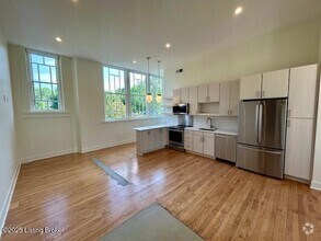 Building Photo - 1810 Sils Ave