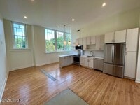 Building Photo - 1810 Sils Ave