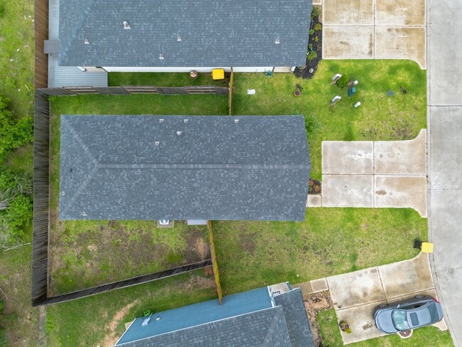 Building Photo - 17038 Marie Vlg Dr