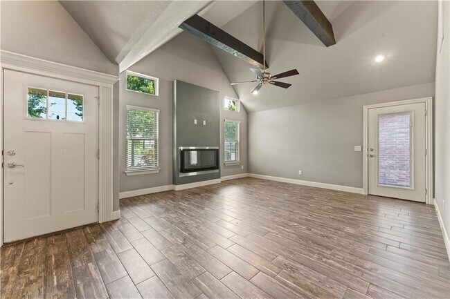 Building Photo - 3205 SW Riverstone Ave