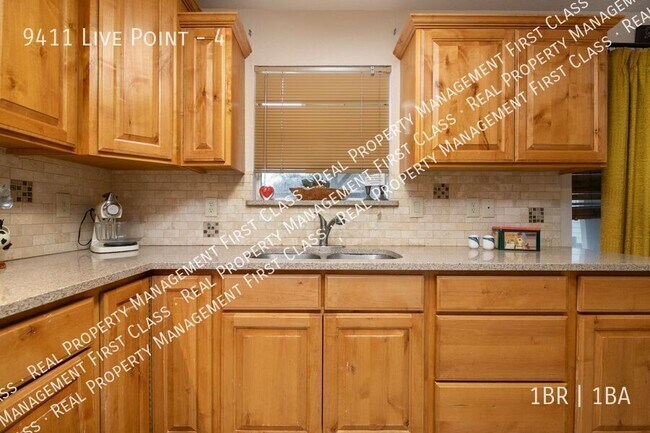 Building Photo - 9411 Live Point