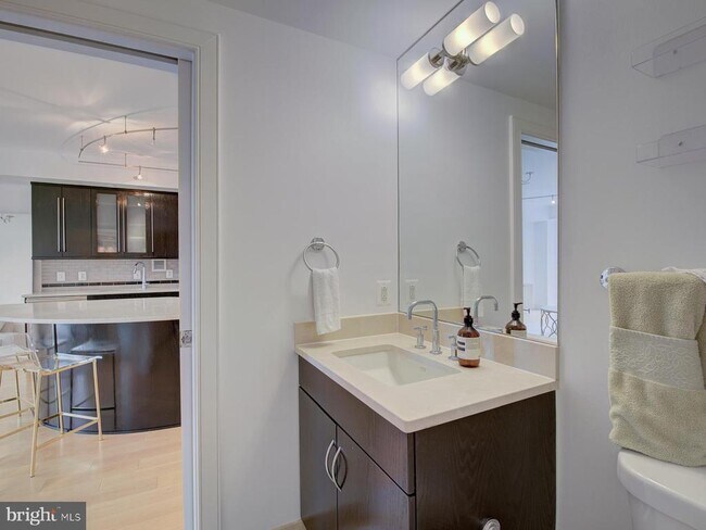 Building Photo - 1111 19th St N