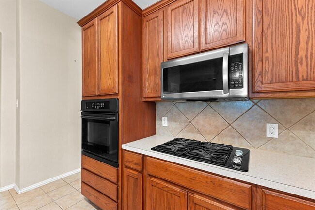 Building Photo - 208 Pecanwood S