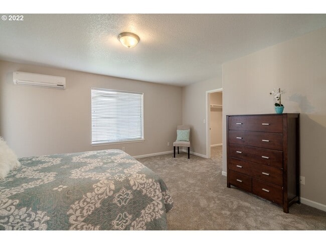 master bedroom - 835 S Wynooski St