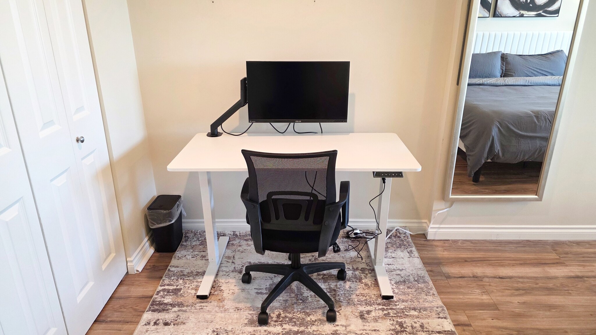 Building Photo - 1588 Alki Ave SW