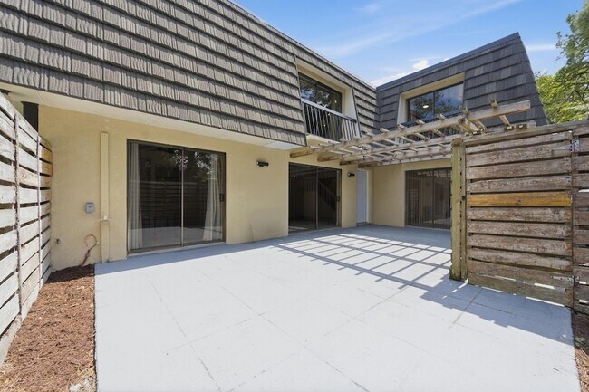 Building Photo - 1424 14th Terrace