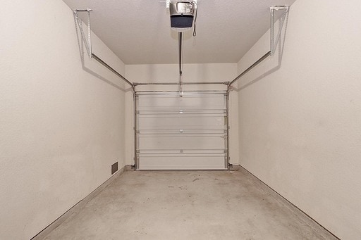 Building Photo - Wurzbach Heights Townhome for Rent ~ 3 Bedroom corner Unit with Private Yard and Garage