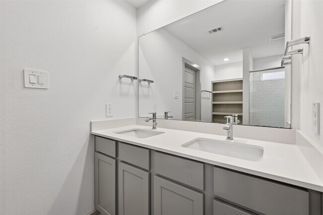 Building Photo - 827 Silver Kettle Dr