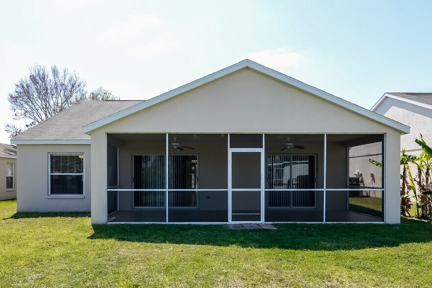 Building Photo - 4505 Sanibel Way