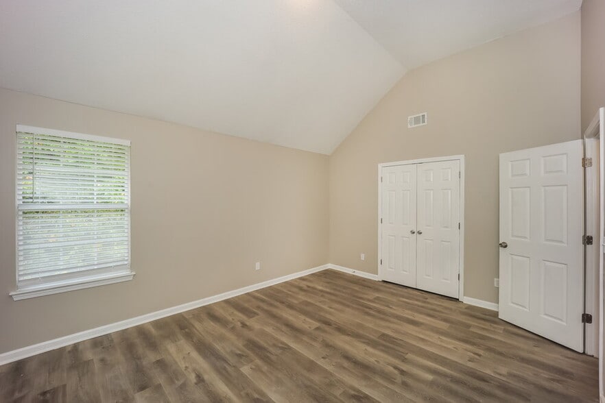 Building Photo - 9307 Deer Crossing Dr