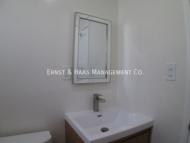 Building Photo - 4541 N Banner Dr