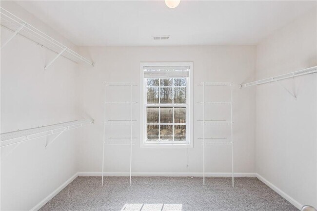 Building Photo - 34 Persian Ivy Way