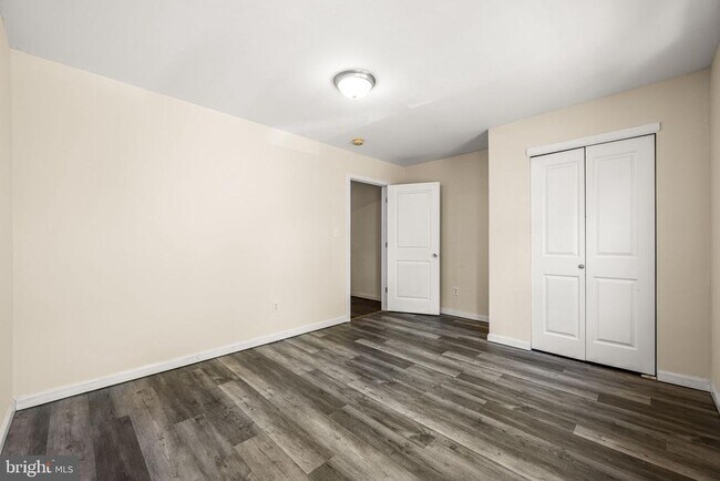 Building Photo - 1240 S 45th St
