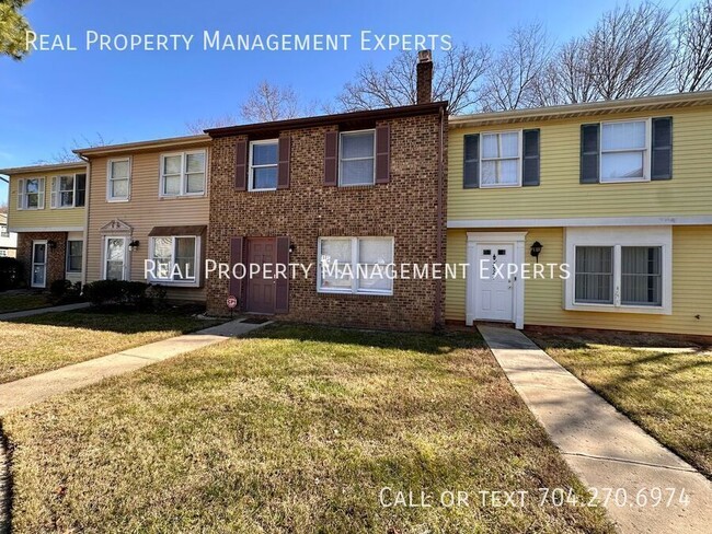 Building Photo - 7526 Holly Grove Ct