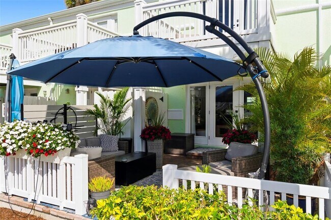 Building Photo - 4751 Coquina Key Dr SE