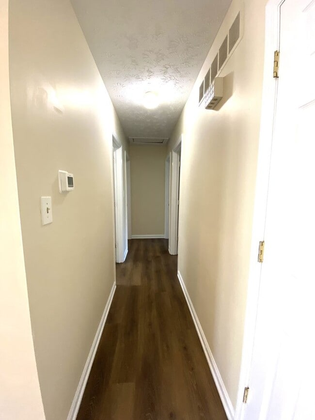 Building Photo - 1505 Kelly Cir