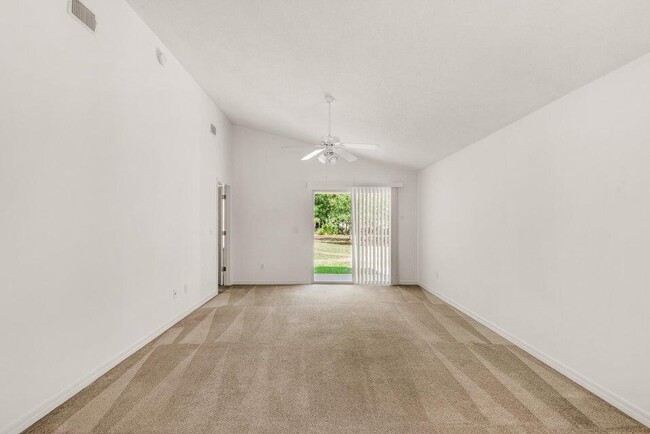 Building Photo - 26 2nd St