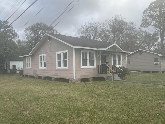 Primary Photo - 4305 Byron Ave