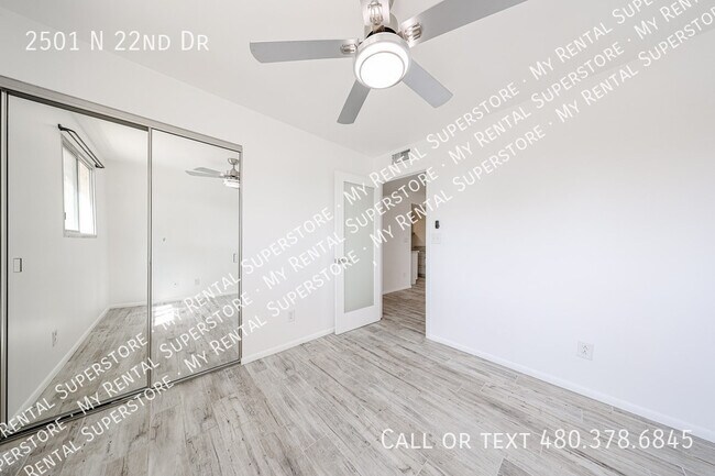 Building Photo - 2501 N 22nd Dr