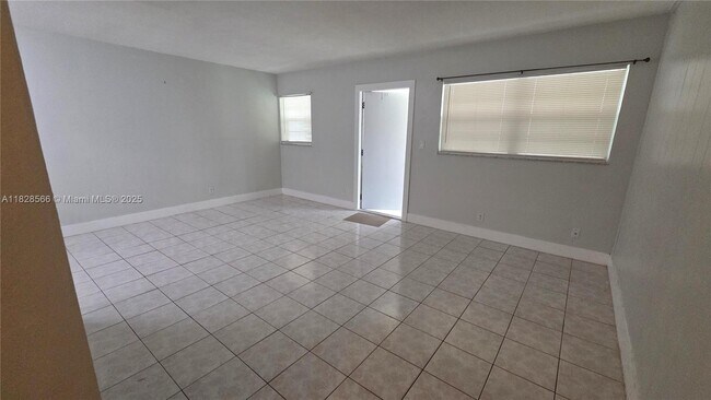 Building Photo - 4163 SW 67th Ave