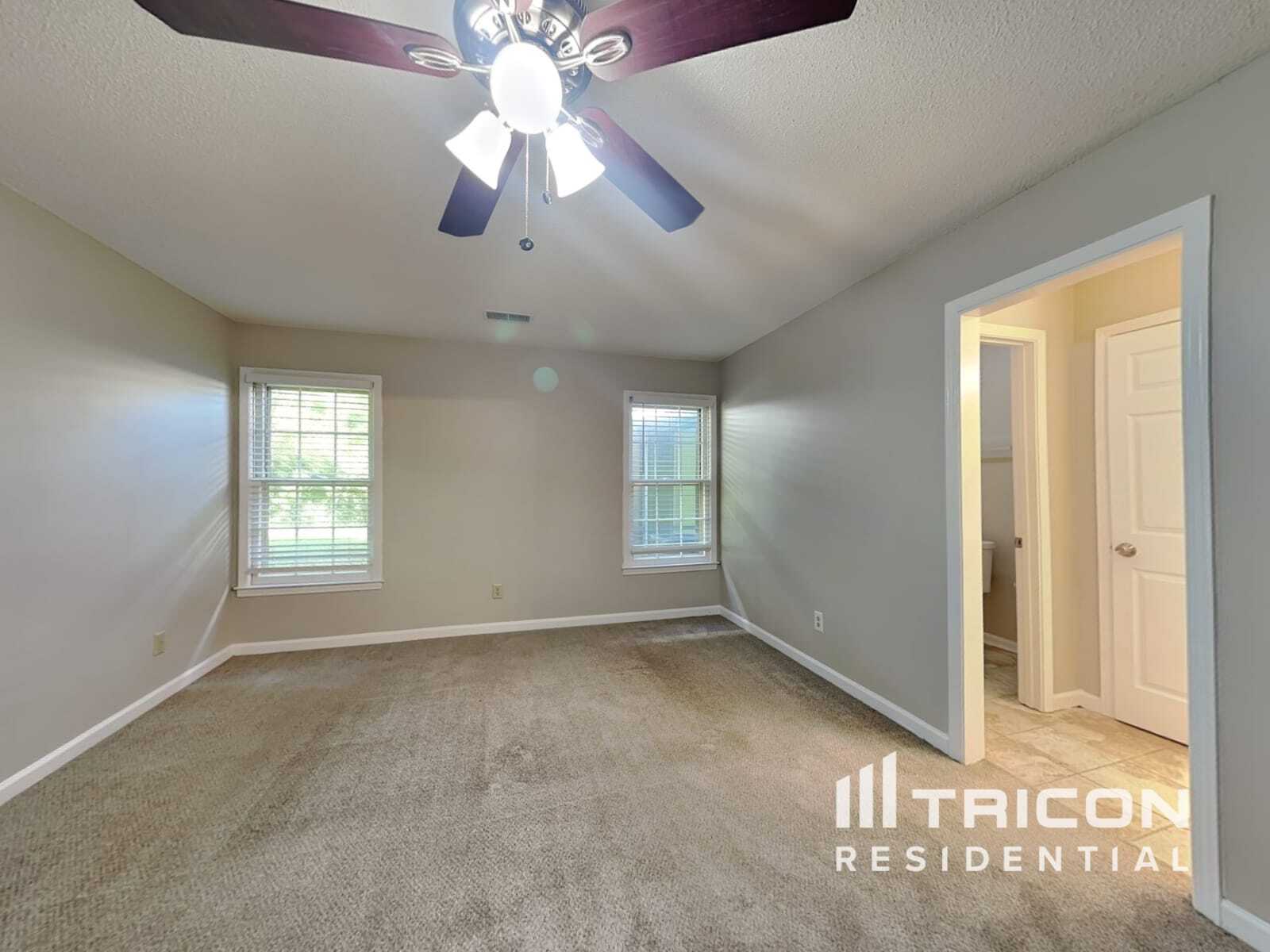 Building Photo - 389 Hillridge Dr