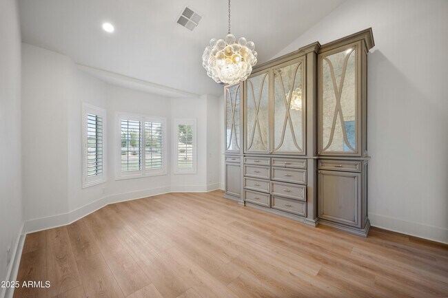 Building Photo - 4352 E Santa Rosa Pl